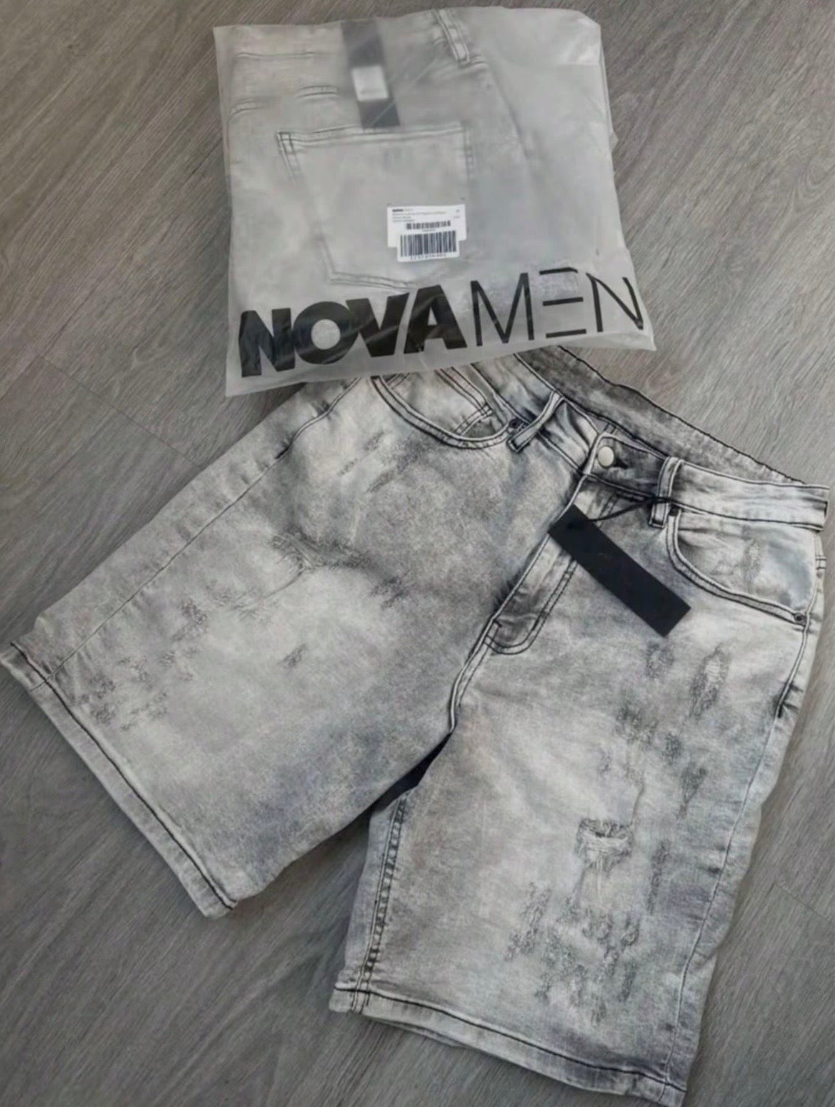 NOVA -Pantaloncini Denim Effetto Used – Comfort & Stile Urban